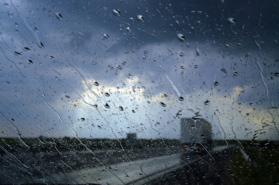 W niektórych miejscach może spaść 70 mm deszczu. Foto. Shutterstock