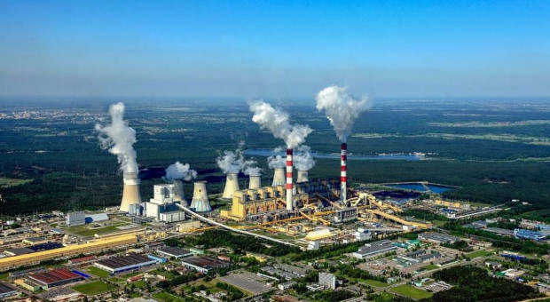 W ciągu dekady udział węgla w generowaniu prądu w Polsce spadł z 87 do 77 proc.