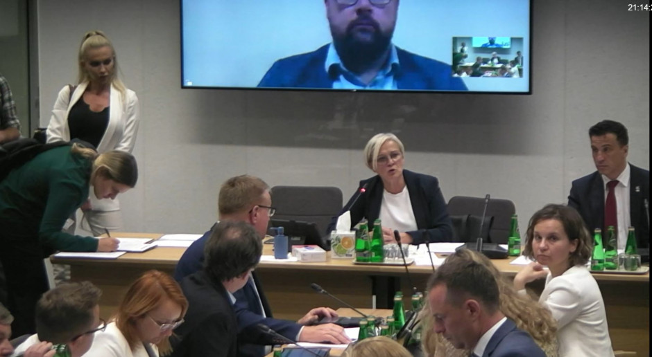 fot. Screen Sejmowa KRiRW Nocne prace komisji rolnictwa nad ustawą o ochronie zwierząt