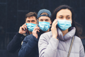 Szef MZ: we wrześniu zastanowimy się, czy nie wprowadzić np. obowiązku maseczek w środkach transportu