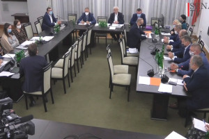 Senacka komisja rolnictwa za ustawą o scalaniu gruntów bez poprawek