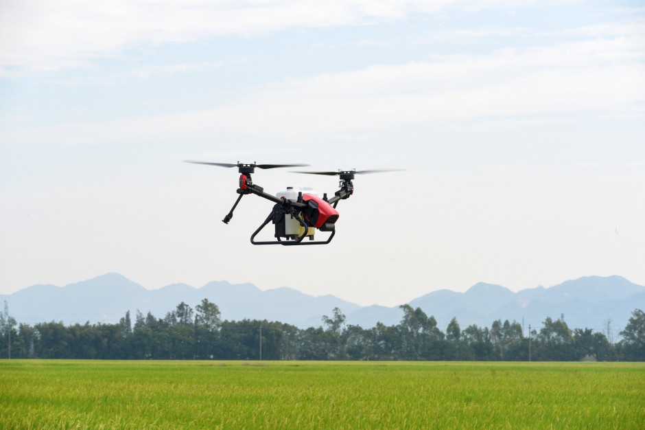 Nowy dron dla rolnictwa jest wyposażony w dwa rotory Zdjęcie: Jifei