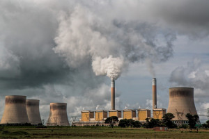 IEA ostrzega przed wzrostem globalnej emisji CO2 w 2021 roku