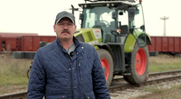 Jerzy Zawiński z firmy ZNTK Paterek podkreśla bardzo wysoką siłę ciągu w ciągniku Claas Arion 610, fot. Claas