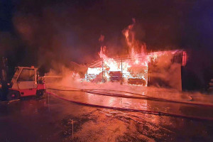 Płonął tartak - w akcji 16 zastępów straży pożarnej