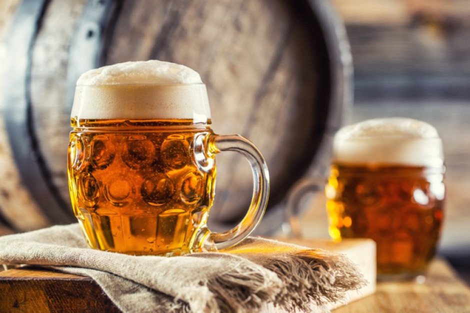 Polscy piwosze cenią złocisty napój przede wszystkim za świetny smak. Fot. Shutterstock