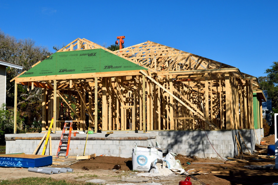 To nie jest dobry czas na inwestycje budowlaną. Koszty budowy domu wzrosły nawet o 25%. Foto. Paul Brennan Foto. Pixabay