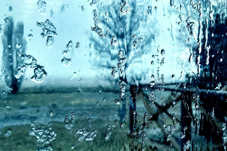 W sobotę przelotne opady deszczu i deszczu ze śniegiem, przejściowo śniegu i krupy śnieżnej, fot. pixabay, donwhite84