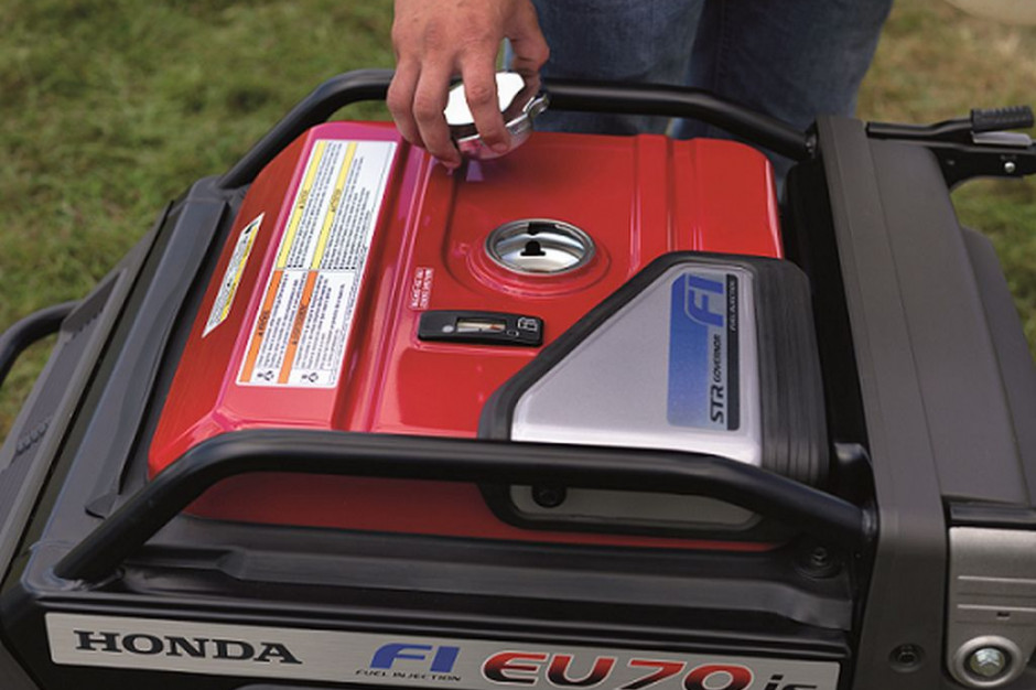 Agreagat Honda EU70i S to jeden z najbardziej nowoczesnych agregatów prądotwórczych Honda i jako jedyny na świecie agregat o mocy do 10 kW posiada elektroniczny wtrysk paliwa, który udoskonala jakość działania zespołu „silnik-prądnica”, zapewnia oszczędne zużycie paliwa oraz niski poziom emisji spali, Fot. Honda
