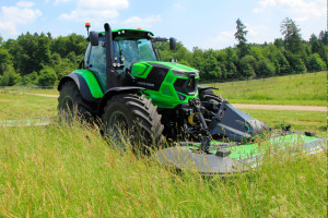 Oferta promocyjna obejmuje także dwa Agrotrony: 6145 oraz 6165. Generują one odpowiednio 149 oraz 171 KM mocy maksymalnej fot. mat. prasowe