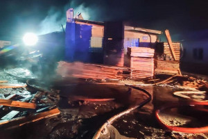 Milionowe straty w pożarze tartaku