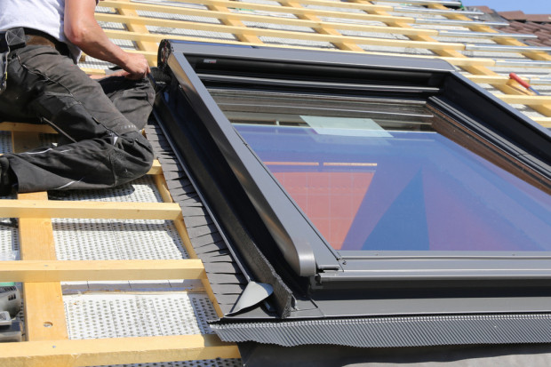 Jaki zwrot można uzyskać za wymianę okien dachowych w domu?