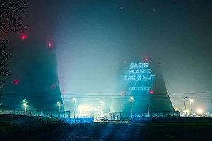 Nocna akcja Greenpeace w Elektrowni Opole