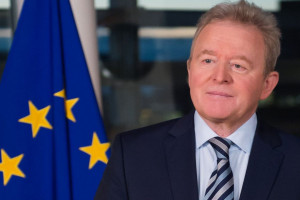 Janusz Wojciechowski: Do hodowli przemysłowej rolników nie trzeba