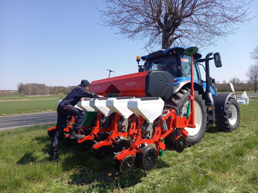W siewie kukurydzy wziął udział siewnik Agro-Masz Falcon, fot.BW
