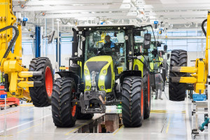 Claas gruntownie modernizuje fabrykę ciągników w Le Mans