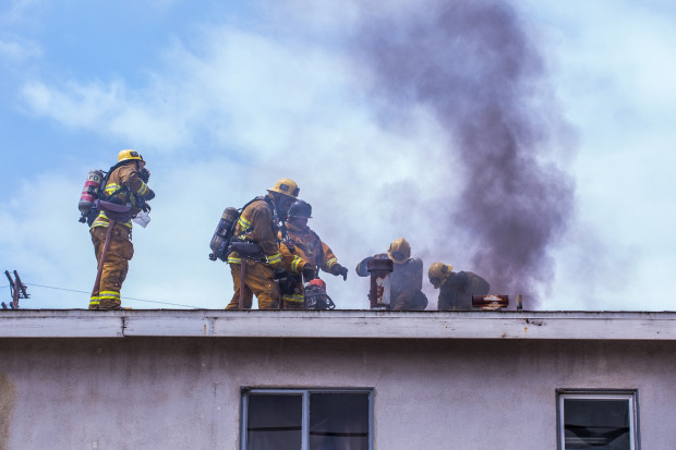 Jak zmniejszyć ryzyko pożaru w domu dzięki inteligentnym rozwiązaniom?