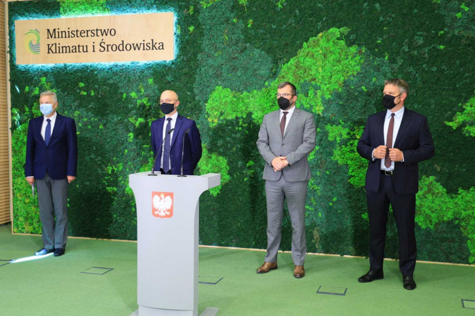 W konferencji wzięli udział: Michał Kurtyka – MKiŚ, Grzegorz Puda - MRiRW, prof. Maciej Chorowski i Dominik Bąk – NFOŚiGW, fot. MKiŚ