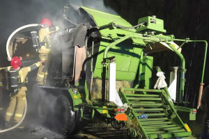 Pożary maszyn rolniczych - paliły się prasa, ciągnik i rorzutnik