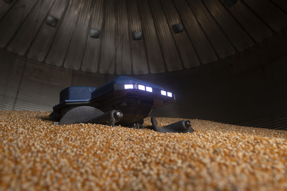 Robot Grain Weevil ma za zadanie wyrównywać ziarno w silosie zbożowym. Zdjęcie: Grain Weevil