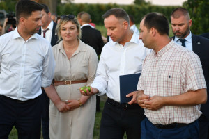 Prezydent odwiedził gospodarstwa w gminie Wilków, gdzie przeszły nawałnice