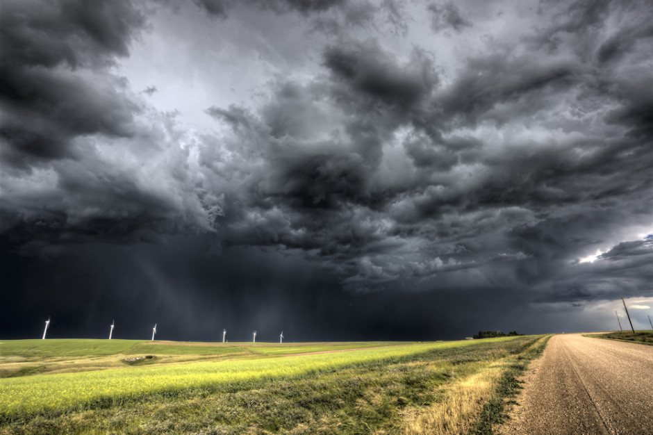 Czeka nas zmiana pogody. Synoptycy IMGW prognozują nadejście burz z możliwym gradem fot. Shutterstock