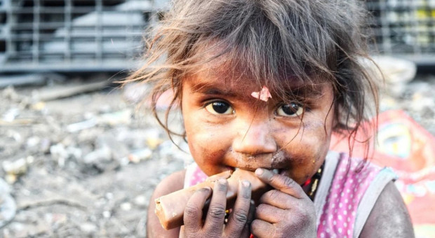 Oxfam: Co minutę na świecie z głodu umiera 11 osób