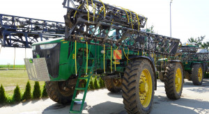 1000 ha w 16 godzin. Tak pracują 2 opryskiwacze John Deere 4940 i 4930