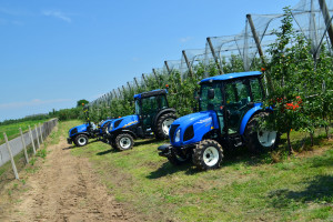 Z nowościami ciągnikowymi - New Holland w sadzie