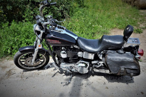 Ciągnik wyjechał przed motocyklem