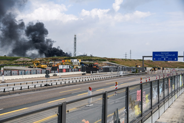 IMGW: Chmura dymu po wybuchu w fabryce chemicznej w Leverkusen może dotrzeć nad Polskę