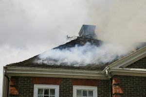 Jak skutecznie zabezpieczyć dom przed pożarem?