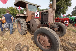 Wyścigi starych traktorów Kramp Race - tu liczy się zabawa (video)