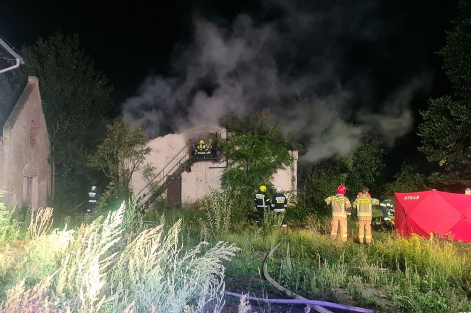 W płonącej stodole strażacy znaleźli ciała trzech osób, Foto: OSP Kobierzyce