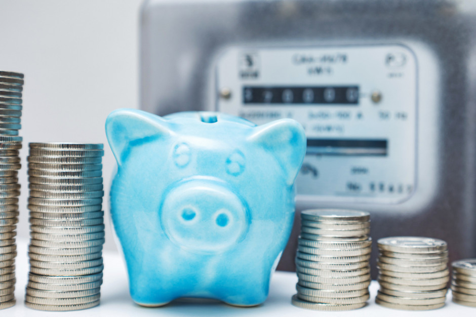 Poznaj proste sposoby na obniżenie rachunku za prąd i popraw budżet gospodarstwa domowego. Foto. Shutterstock