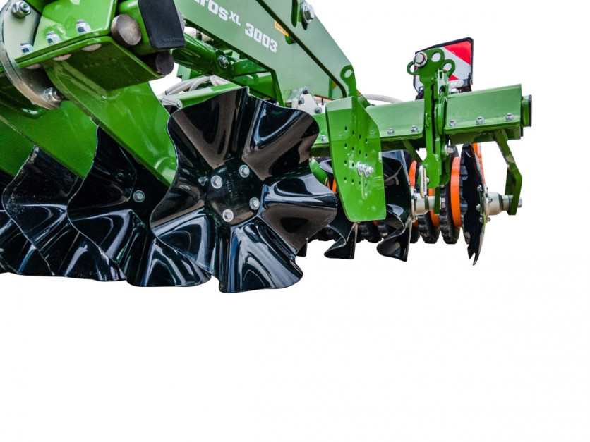 Nowy Talerz X-Cutter o średnicy 480 mm pracuje optymalnie na głębokości roboczej od 2 do 8 cm fot. mat. prasowe