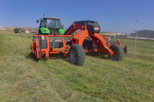 Zgrabiarki podbieraczowo-przenośnikowe Kuhn Merge Maxx 760 i 1090