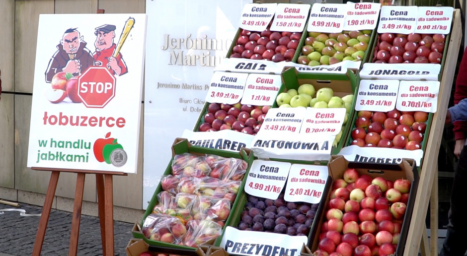 Sadownicy pod Biedronką: Trwa łobuzerka w handlu jabłkami