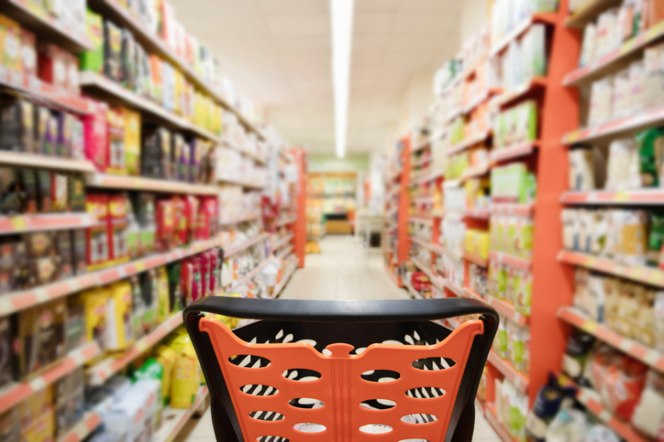 Najwyższa od dwóch dekad inflacja oznacza dla wielu konsumentów, iż zwłaszcza na żywność - wciąż główną pozycję w statystycznym domowym budżecie, fot. Shutterstock