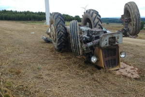 Rolnik zginął pod traktorem