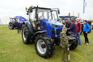 Farmtrac 9130 DTV - dla klienta w krawacie czy bez?