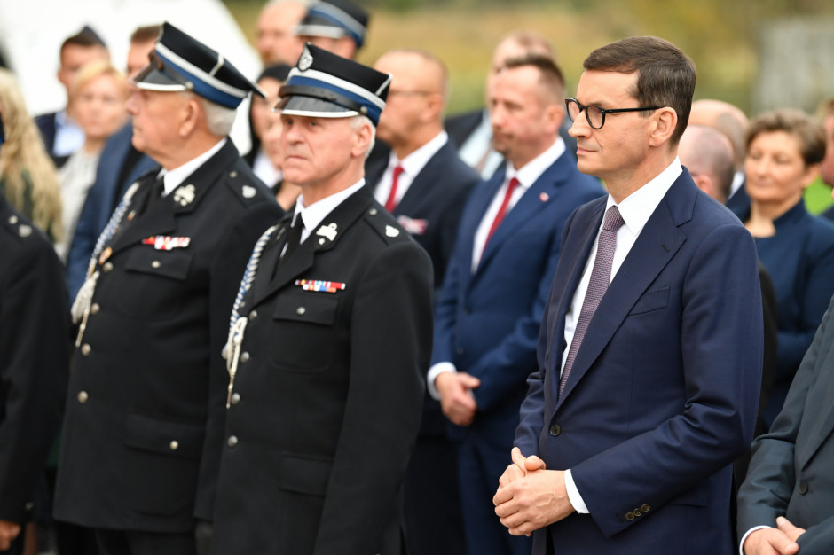 Premier dziękował strażakom za zaangażowanie i budowę lokalnych społeczności, fot. PAP/Piotr Polak