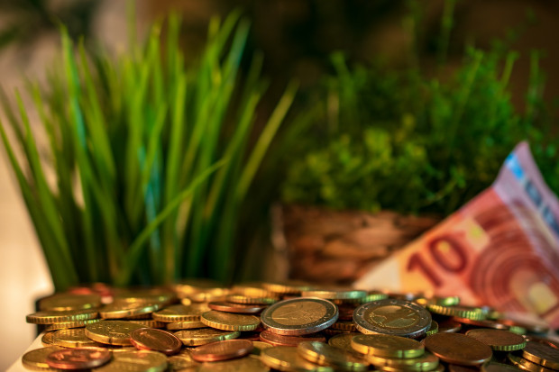 Ile w 2021 roku na płatności związane z produkcją?