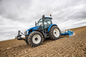 New Holland modyfikuje ciągniki serii T5