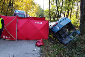 Tragiczne zderzenie busa z ciągnikiem – zarzuty dla traktorzysty