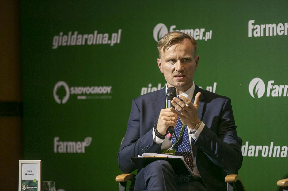 Karol Hołownia z Farmera prowadzący debatę, poruszył m.in. temat autonomii pracy maszyn. Nie jest to proste, bo środowisko pracy rolnika charakteryzuje ogromna ilość różnego rodzaju zmiennych czynników, fot. PTWP