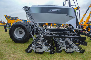Najciekawsze maszyny do uprawy bezorkowej z Agro Show 2021