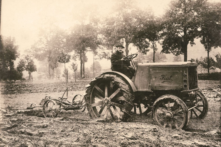 Firma Fiat Trattori w 1919 r. wprowadziła na rynek pierwsze ciągniki - serie 702, a potem 703. Prototypy powstały jeszcze przed I WŚ, w 1910 r., fot. Fiat