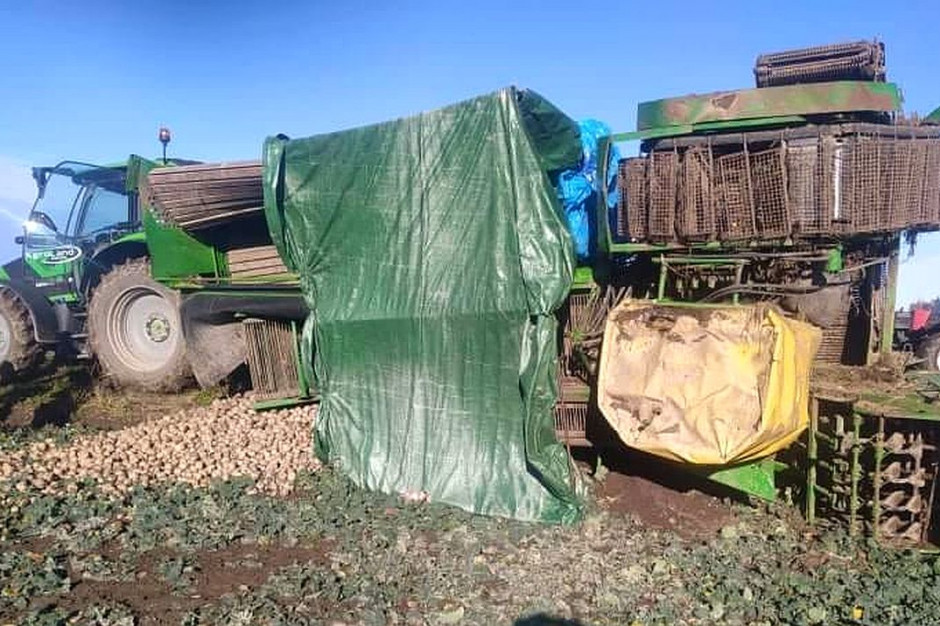 Kombajn ziemniaczany przygniótł noge rolniczki, Foto: KP PSP Kwidzyn