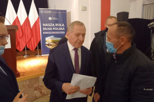 Minister Kowalczyk spotkał się z rolnikami w Pułtusku